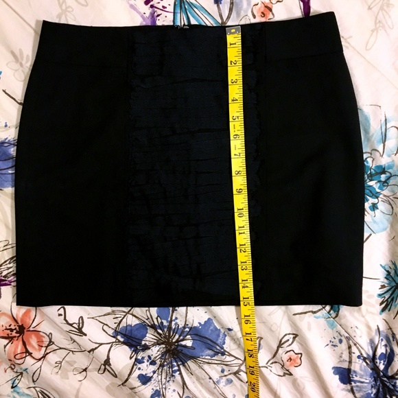 DONATING 2/4: Black GAP Skirt - Stretchy Skirt - Picture 4 of 5
